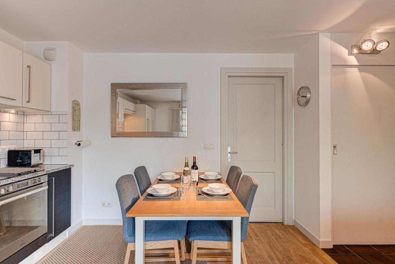 Apartment Cosmiques - Alpes Travel - Central Chamonix - Sleeps 4 Exteriör bild