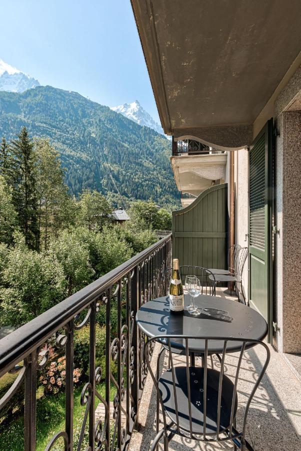 Apartment Cosmiques - Alpes Travel - Central Chamonix - Sleeps 4 Exteriör bild