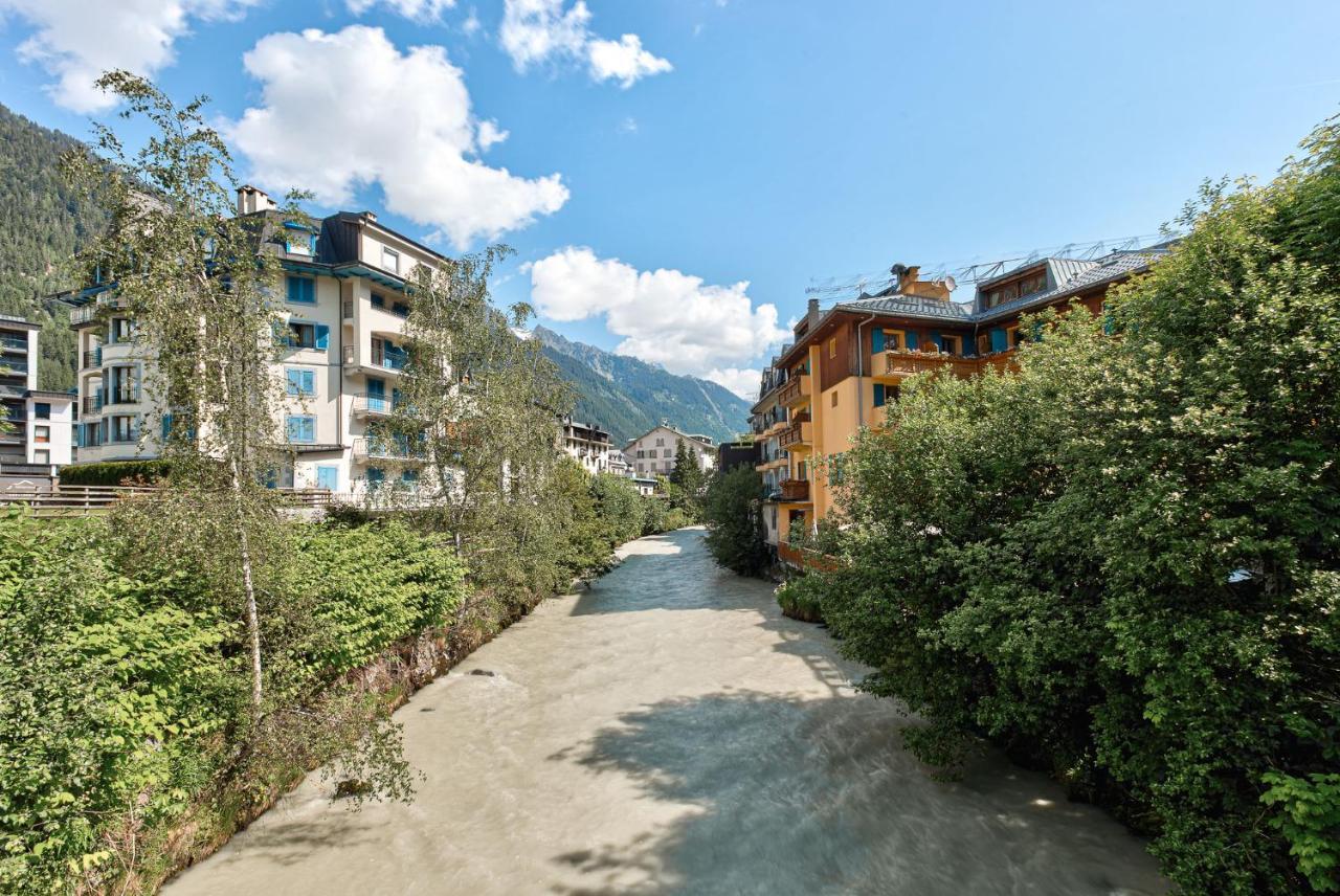 Apartment Cosmiques - Alpes Travel - Central Chamonix - Sleeps 4 Exteriör bild