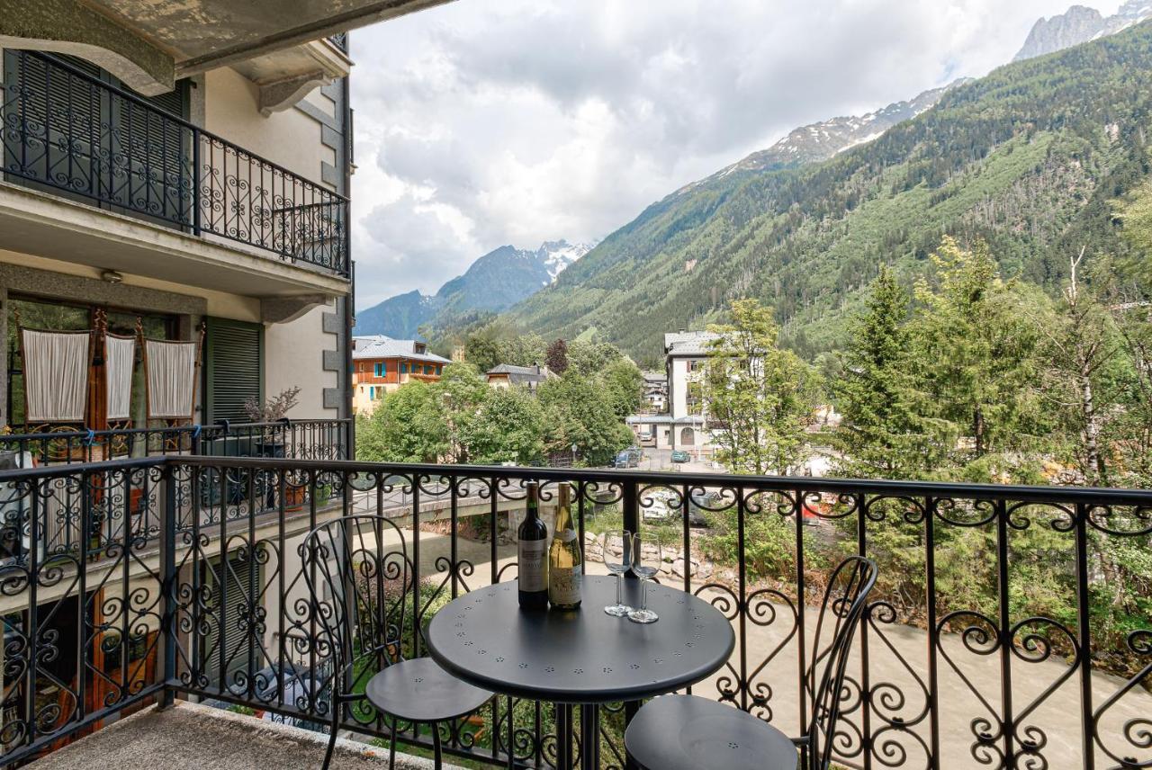 Apartment Cosmiques - Alpes Travel - Central Chamonix - Sleeps 4 Exteriör bild