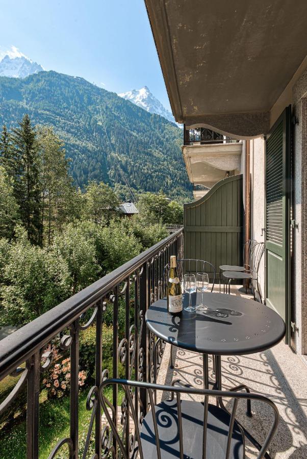 Apartment Cosmiques - Alpes Travel - Central Chamonix - Sleeps 4 Exteriör bild